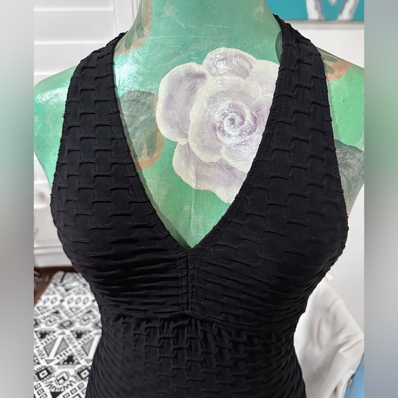 MADE IN BRAZIL- SEXY ONE PIECE CONVERTIBLE BLACK WORKOUT JUMPSUIT, ONE SIZE - Picture 3 of 7